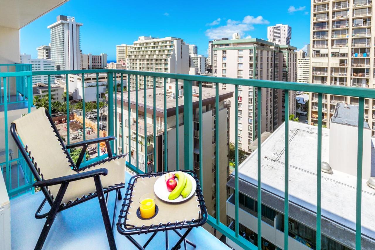 Aloha Vibes Await! Stylish Condo At Aloha Surf - Mountain And City Views Гонолулу Экстерьер фото
