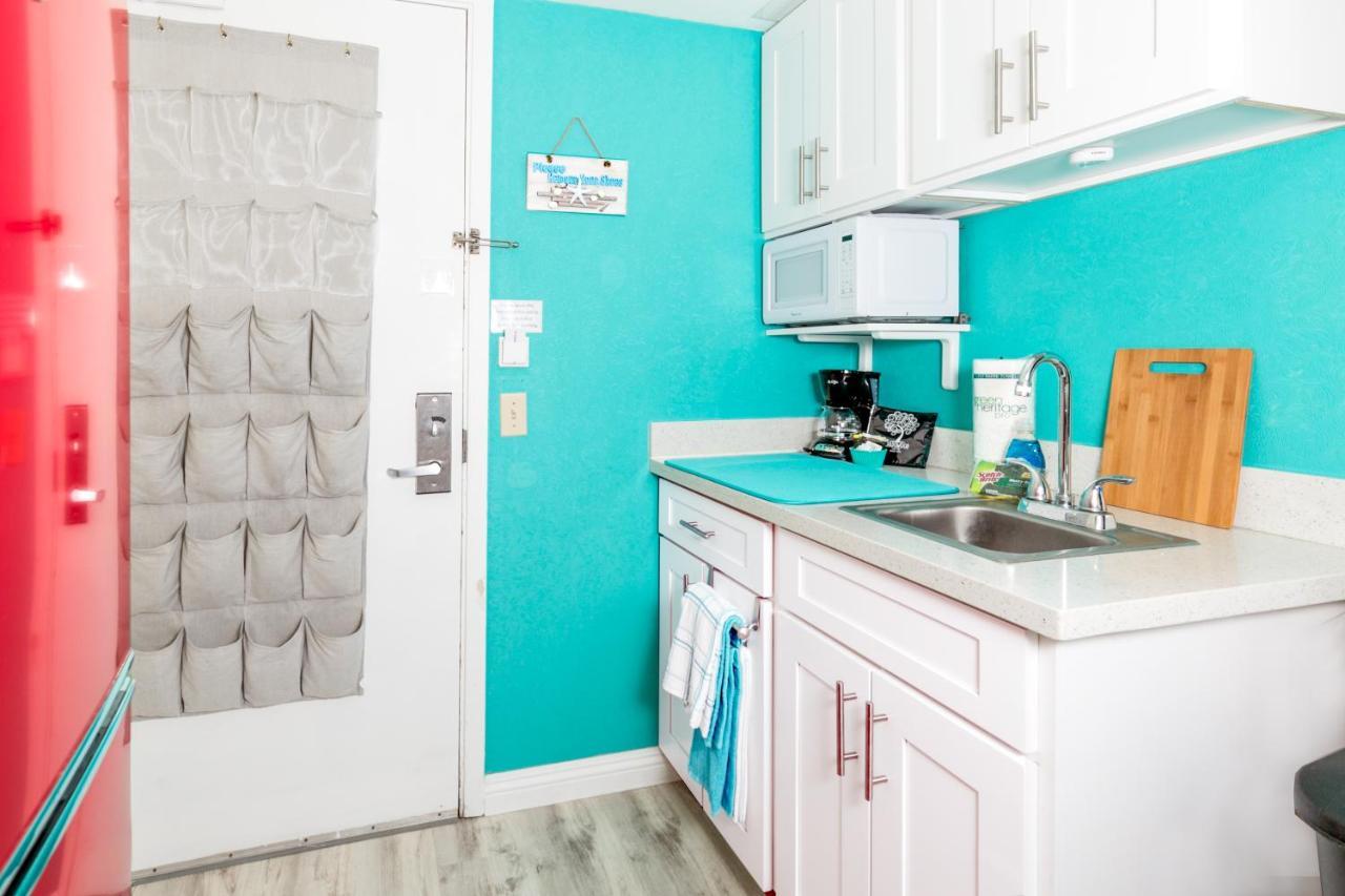 Aloha Vibes Await! Stylish Condo At Aloha Surf - Mountain And City Views Гонолулу Экстерьер фото